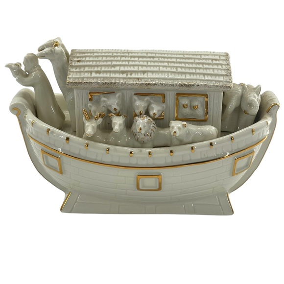 Mikasa Fine Porcelian "Noah's Ark" FKOO1-311 Figurine with Gold Accent in EUC 5" - Picture 1 of 10